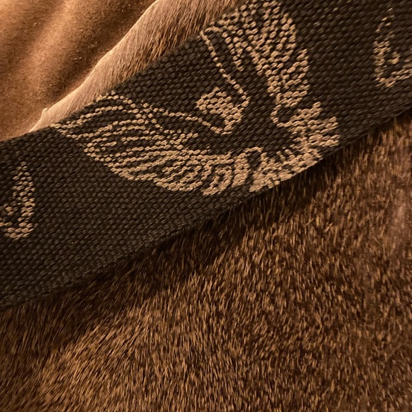 🔥HANDMADE SUEDE W/ FUR SHOULDER BAG - Picture 5 of 5